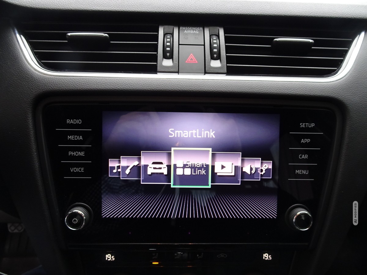 Skoda Octavia 1.4 TSI Combi FACELIFT ALU CLIMATRONIC PDC TEMPOMAT