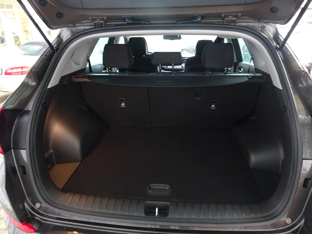 Hyundai Tucson 1.6 GDI TREND KLIMAAUTOM.*NAVI*SHZG.*PDC ...