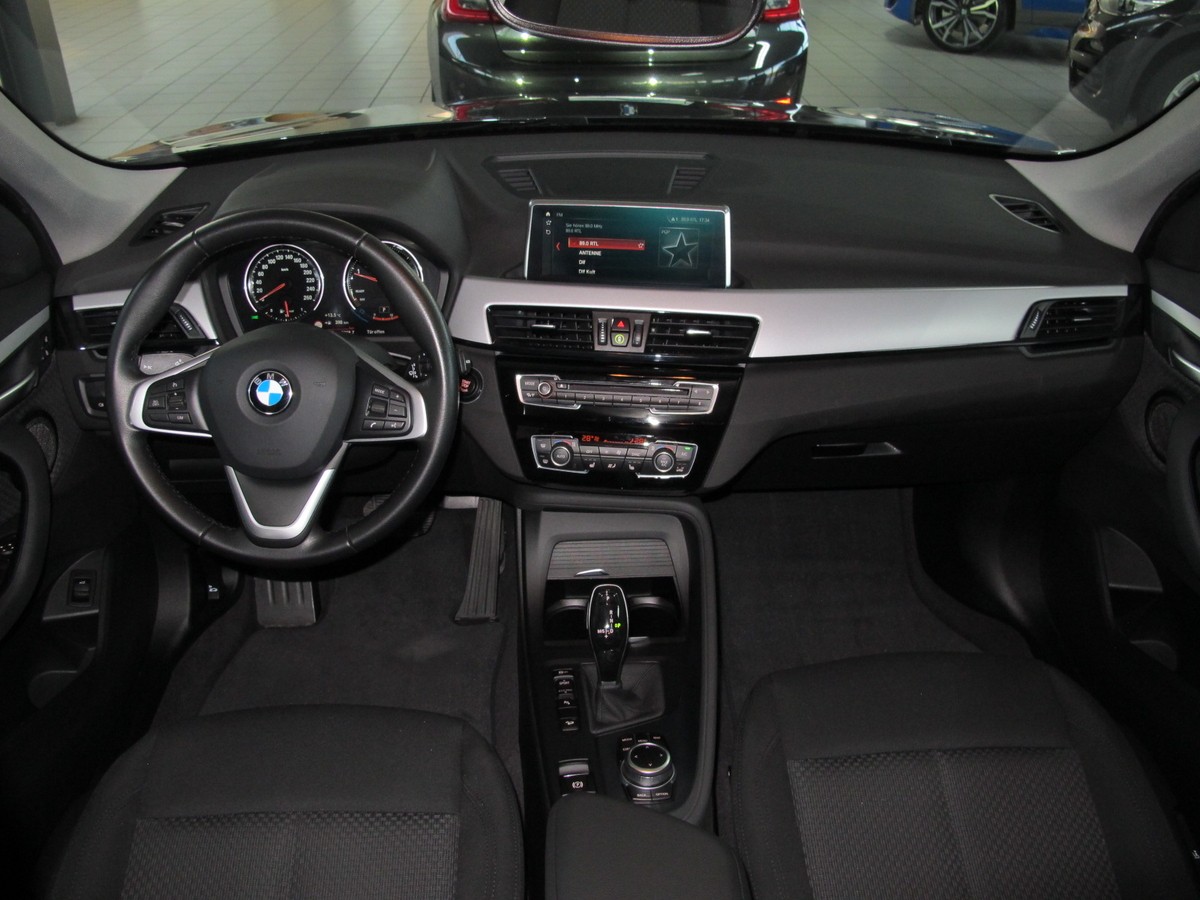 BMW X1 X-Drive 18d LED MFL Navi. PDC v+h