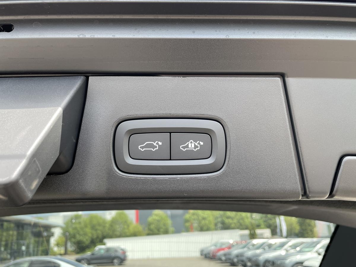 Volvo V90 T6 AWD Recharge Inscription Expression