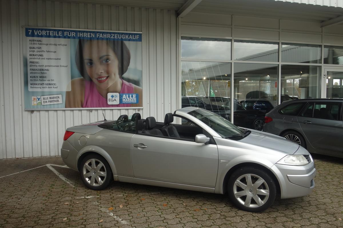 Renault Megane 1,9 dCi FAP CC KLIMA ALU LEDER PDC SHZ AHK 