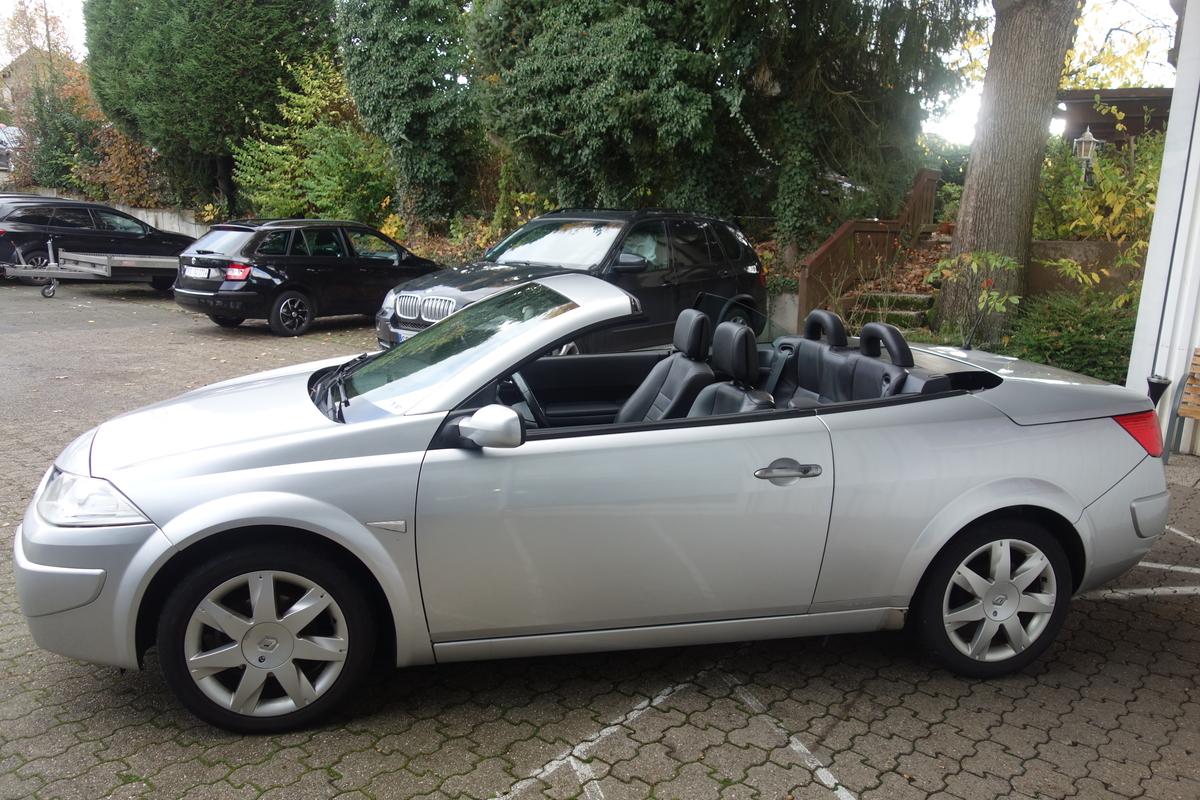 Renault Megane 1,9 dCi FAP CC KLIMA ALU LEDER PDC SHZ AHK 