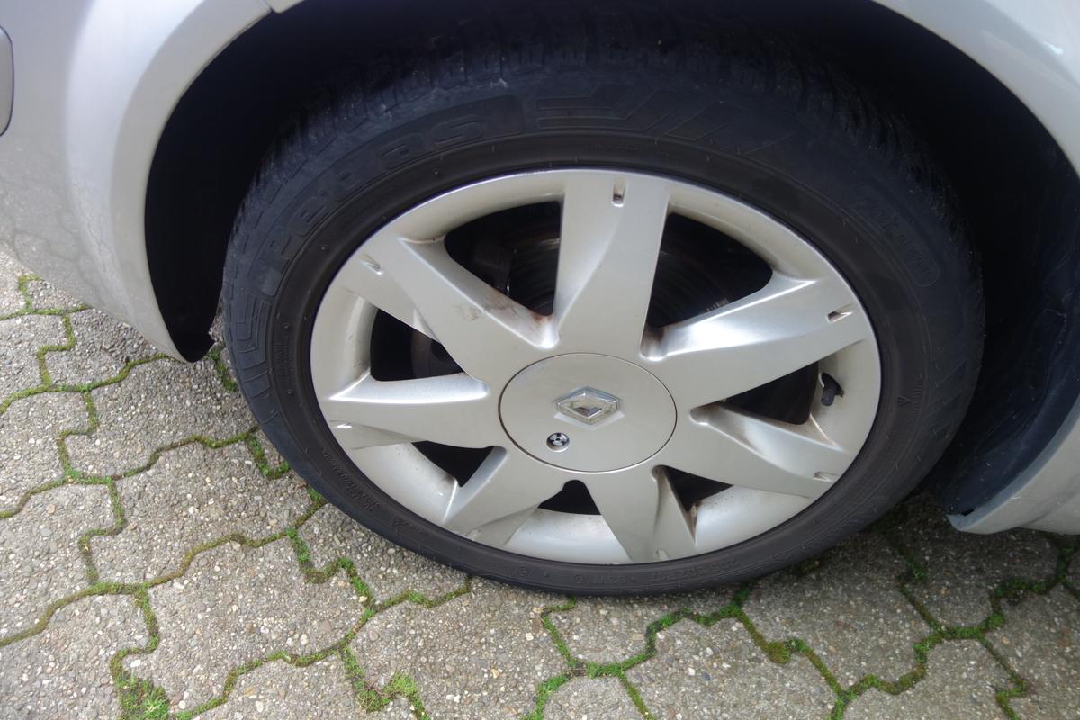 Renault Megane 1,9 dCi FAP CC KLIMA ALU LEDER PDC SHZ AHK 