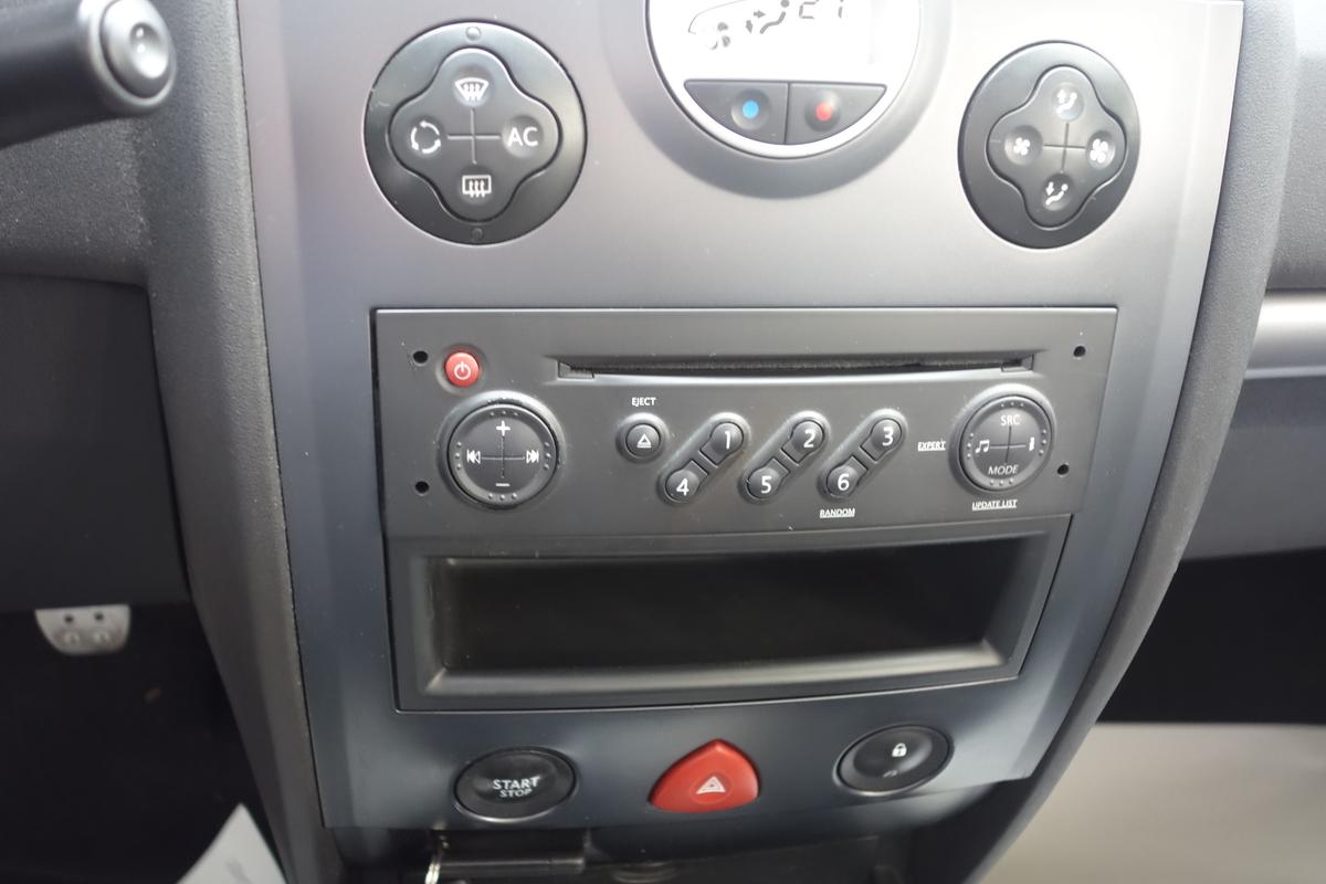 Renault Megane 1,9 dCi FAP CC KLIMA ALU LEDER PDC SHZ AHK 