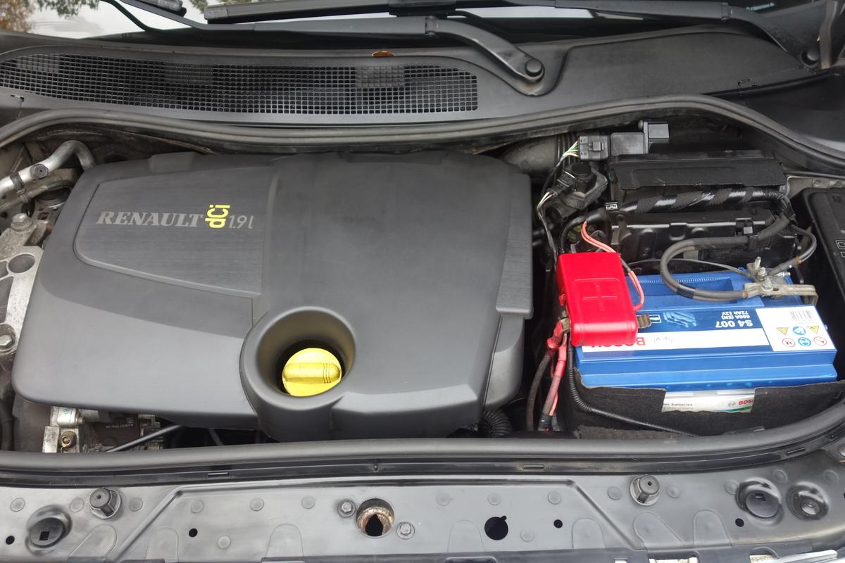Renault Megane 1,9 dCi FAP CC KLIMA ALU LEDER PDC SHZ AHK 
