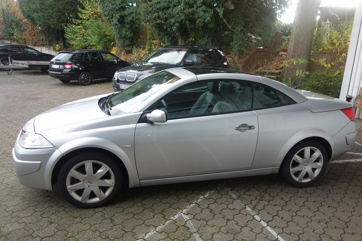 Renault Megane 1,9 dCi FAP CC KLIMA ALU LEDER PDC SHZ AHK 