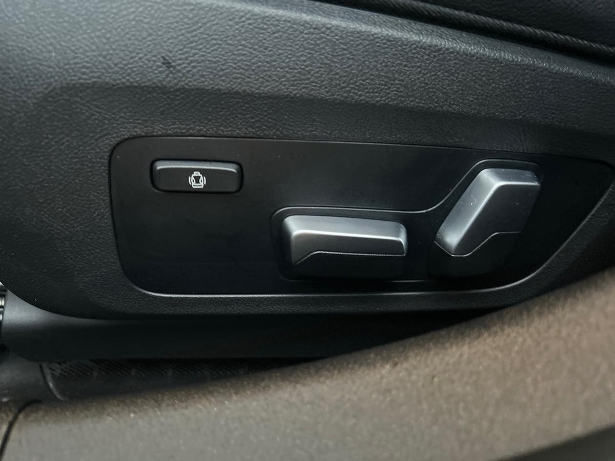 BMW 330e Tour.M-Sport,AHK,Laser,19