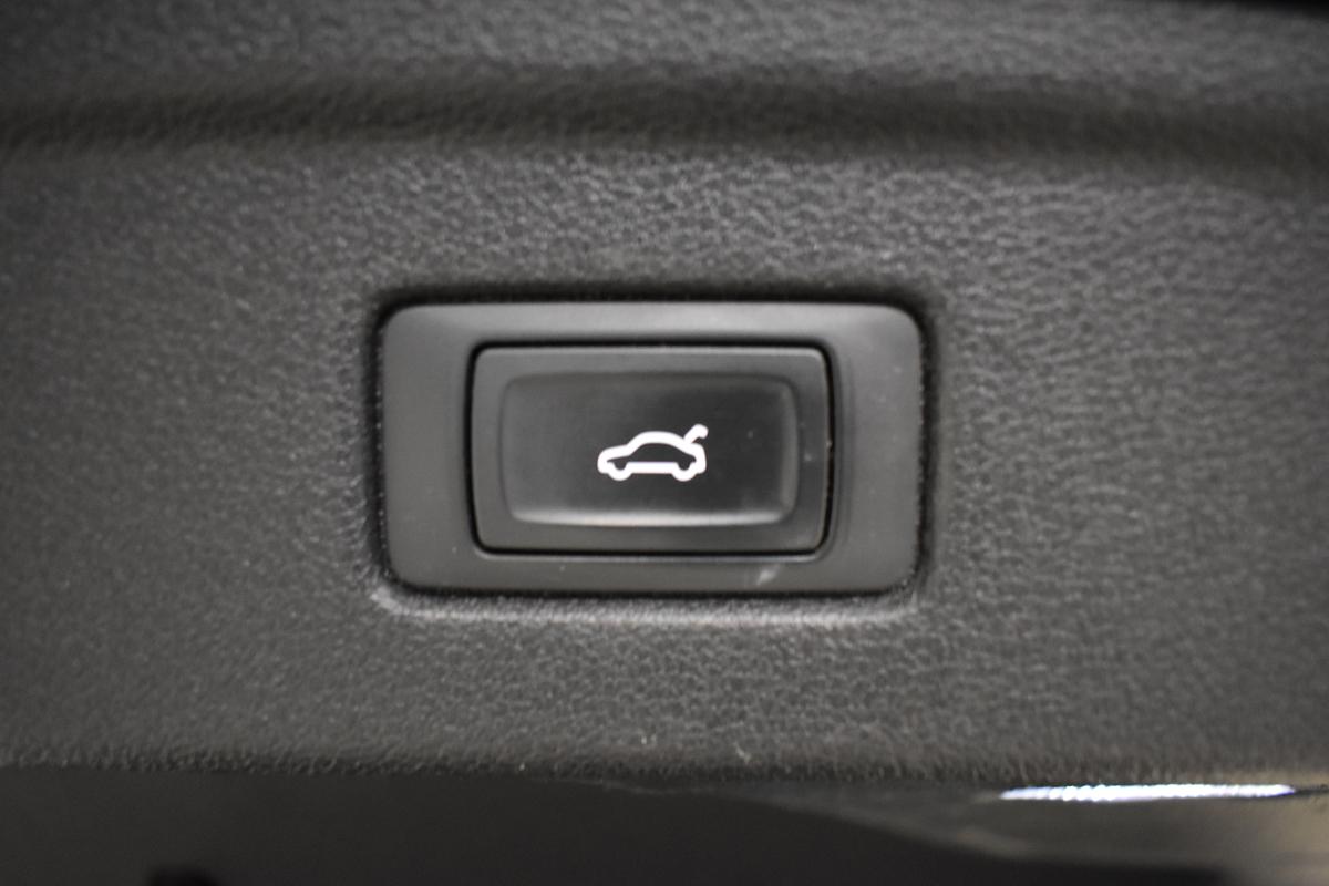 Audi A5 2.0TDI AHK APP NAVI SHZ PDC V+H