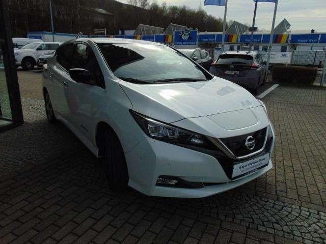 Nissan Leaf 40 kWh Tekna 8x Alu Navi DAB Leder Bose