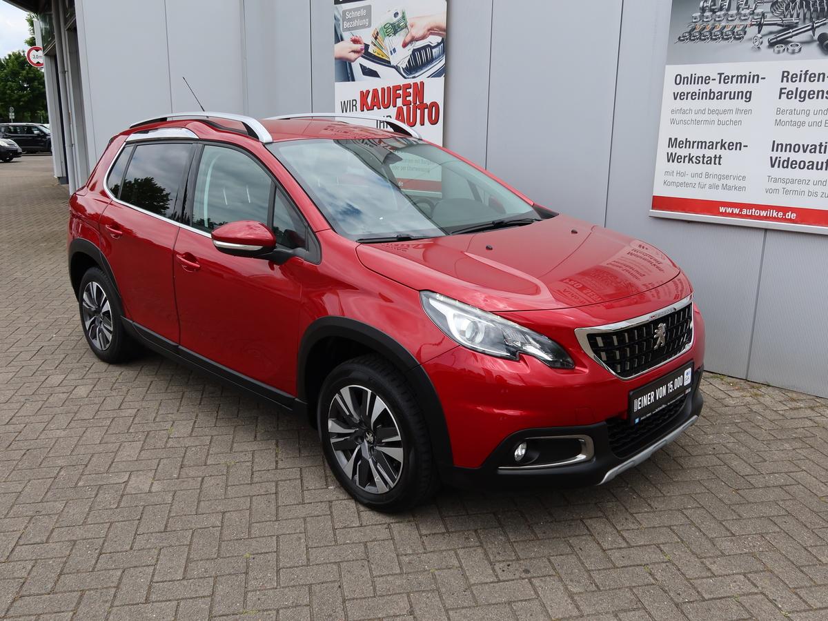Peugeot 2008 1.2 PureTech 110 Allure*AHK*ALLWETTERREIFEN*SHZ*