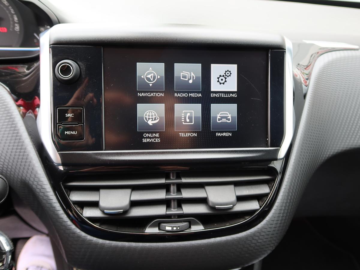 Peugeot 2008 1.2 PureTech 110 Allure*AHK*ALLWETTERREIFEN*SHZ*