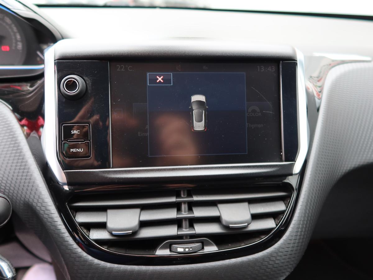 Peugeot 2008 1.2 PureTech 110 Allure*AHK*ALLWETTERREIFEN*SHZ*