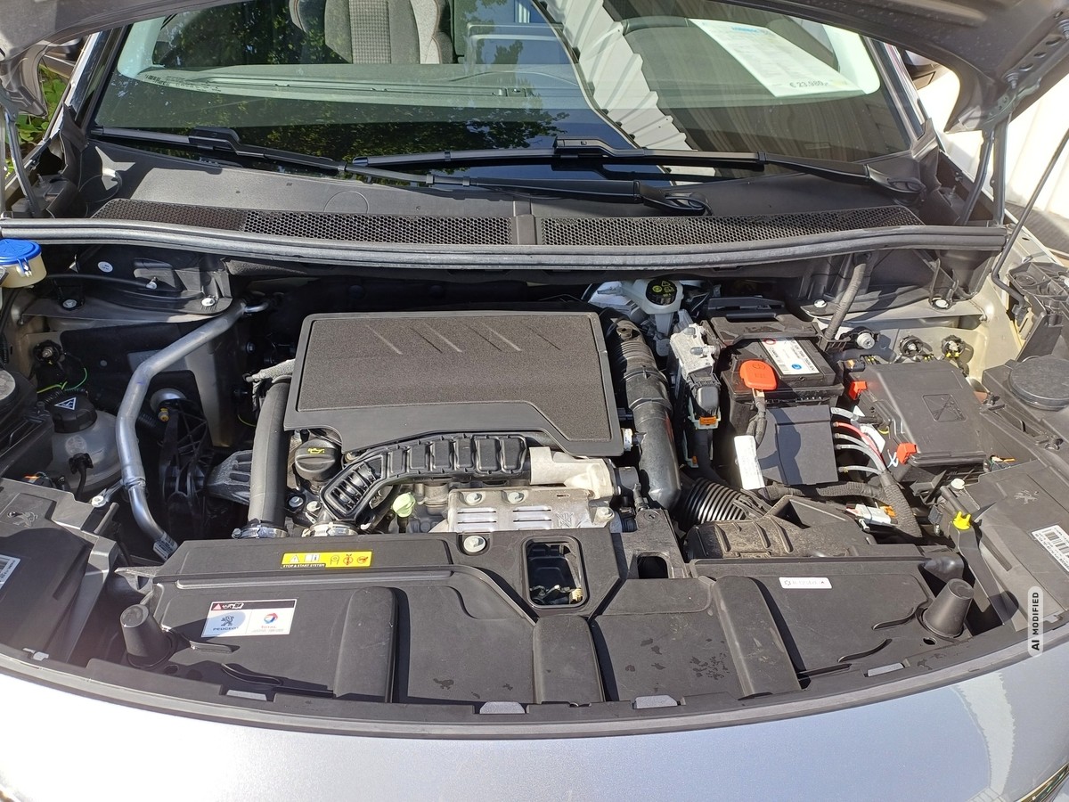 Peugeot 3008 1.2 PURE TECH 130 ACTIVE 1H*22TKM*NAVI*CAM*SHZ*PDC V+H