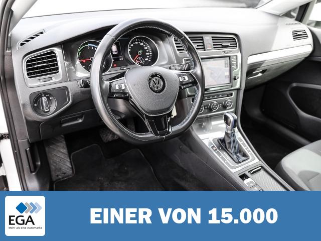 Volkswagen Golf VII e- Navi LED Scheinwerferreg. ACC 2-Zonen-Klimaautom Klimaautom Fahrerpr