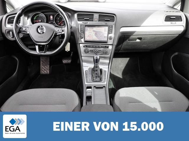 Volkswagen Golf VII e- Navi LED Scheinwerferreg. ACC 2-Zonen-Klimaautom Klimaautom Fahrerpr