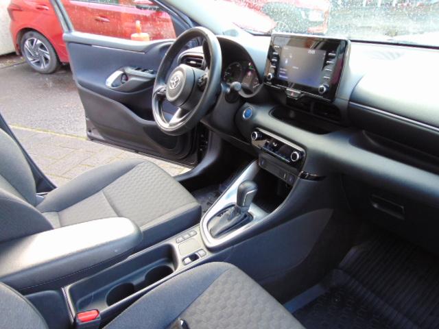 Toyota Yaris 1.5 Hybrid - R.Kam + PDC - Sitzhzg -  T.omat - LED 