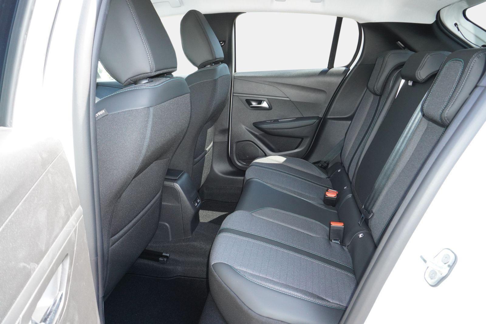 Peugeot 208 BlueHDi 100 Allure++EPH++NAVI++SHZ
