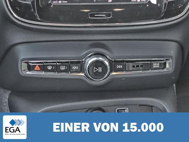 Volvo XC40 Plus Dark Recharge Plug-In Hybrid 2WD T5 Twin Engine EU6d StandHZG Navi dig