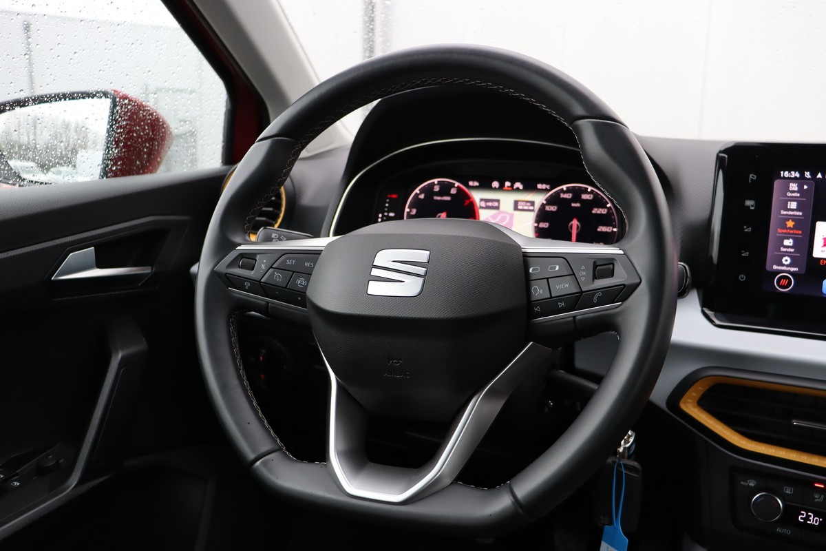Seat Arona 1.0 TSI Style*Allwetter*NAVI*ACC*
