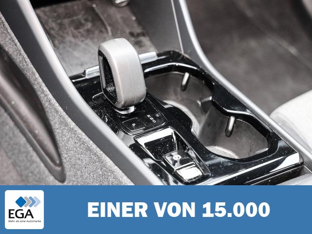 Volvo XC40 Plus Dark 2WD B3 EU6d digitales Cockpit Memory Sitze Soundsystem HarmanKard