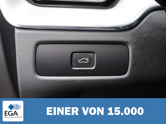 Volvo XC60 Ultimate Dark 2WD B4 Diesel EU6d HUD AD digitales Cockpit Memory Sitze Soun