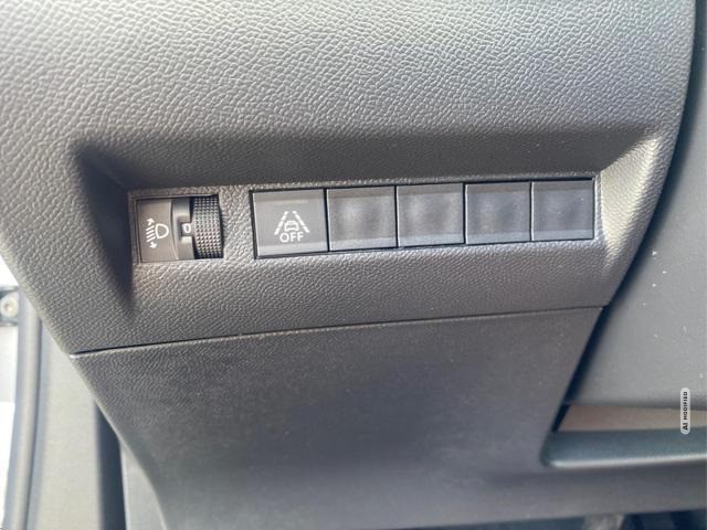 Peugeot 2008 1,2 130 EAT8 Active Pack SHZ Klima Kamer...