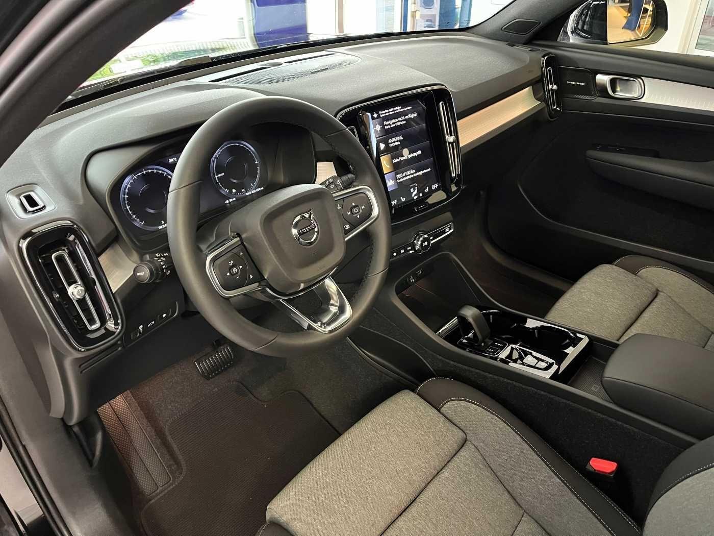 Volvo XC40 XC40 Plus Dark Recharge Plug-In Hybrid 2WD