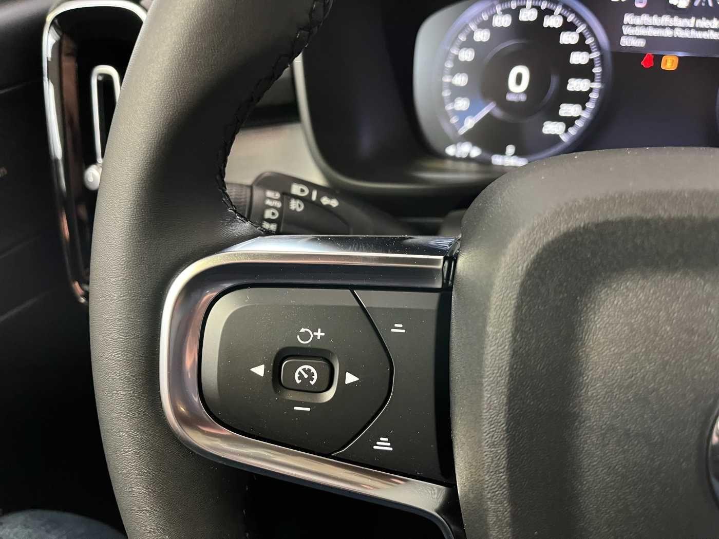 Volvo XC40 XC40 Plus Dark Recharge Plug-In Hybrid 2WD