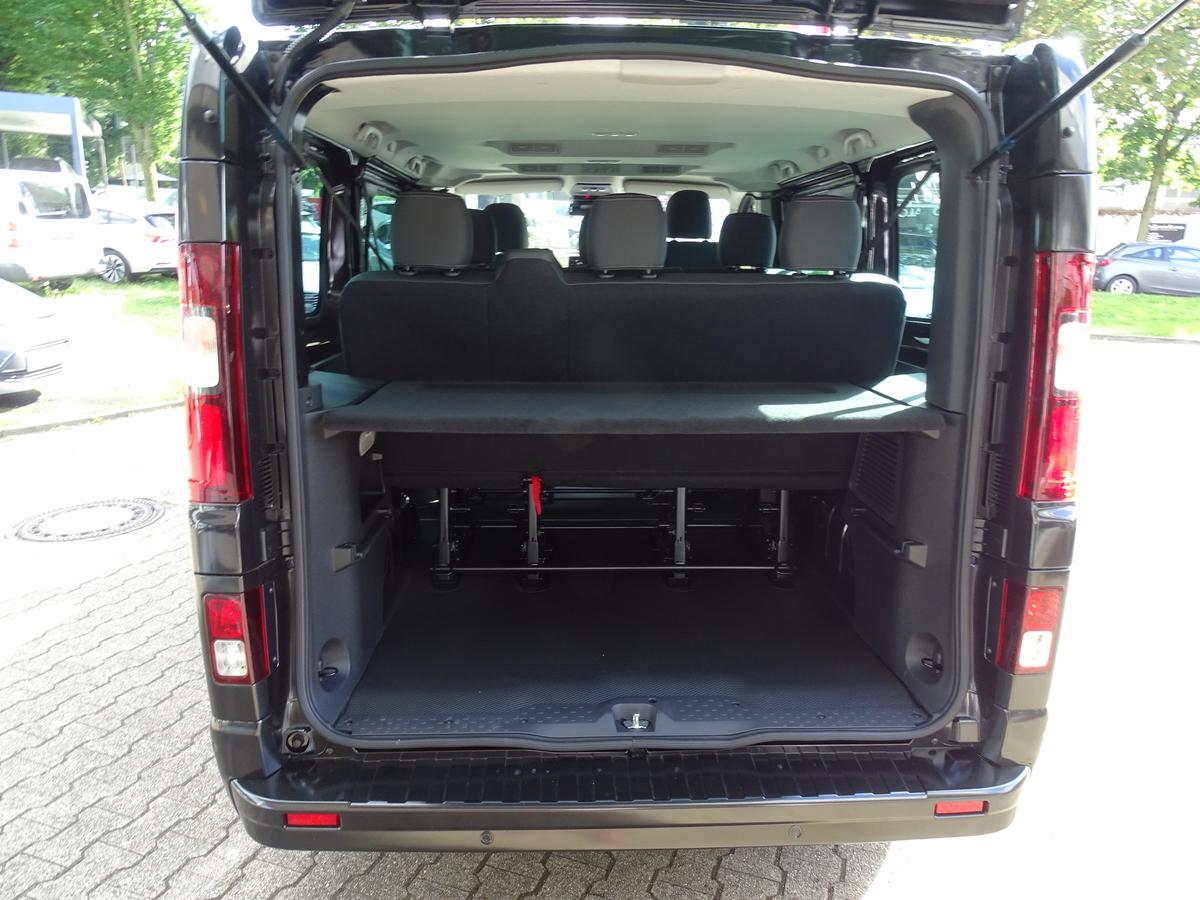 Nissan Primastar 2.8 dCi 170 L1H1 Tekna Kombi Automatik 8Sitzer 
