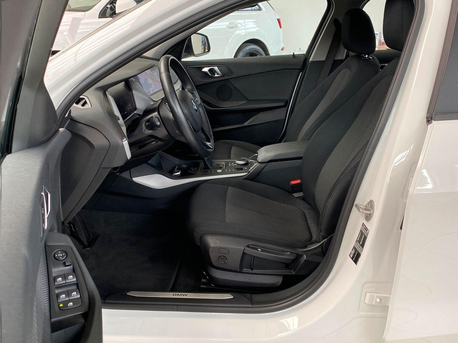 BMW 118 d Advantage*NAV*SHZ*TEMP*CARPLAY*RFK