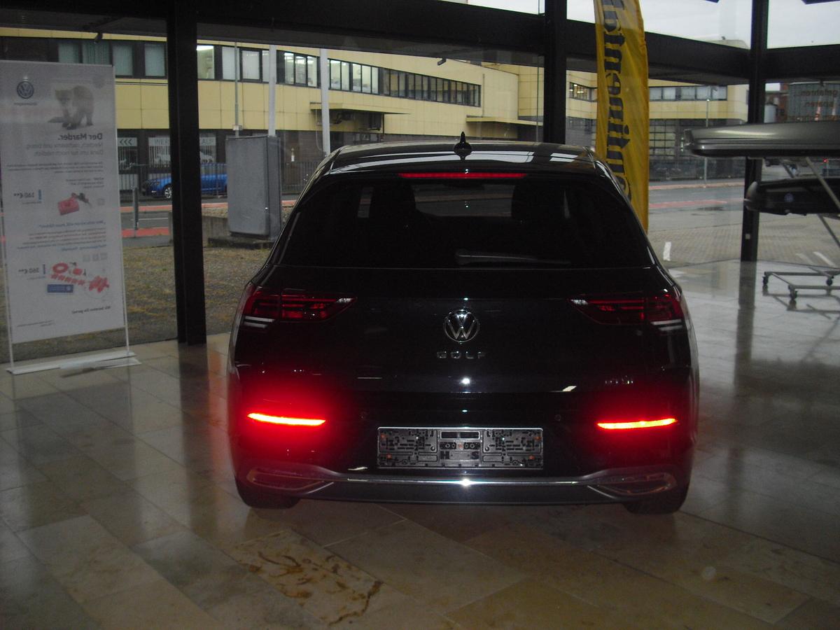 Volkswagen Golf VIII 1.0 eTSI Move 7-Gang DSG*LED*SHZ*