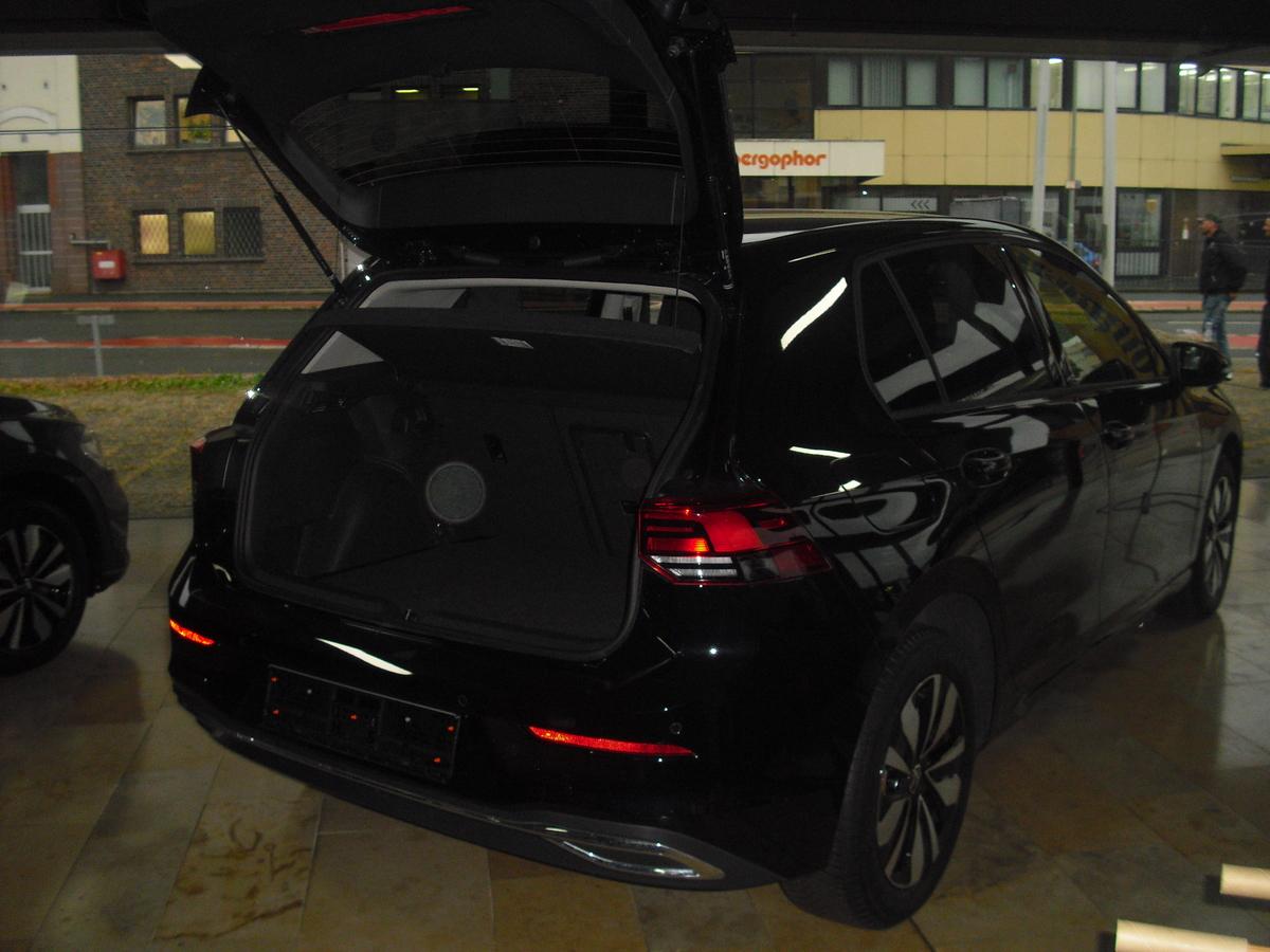 Volkswagen Golf VIII 1.0 eTSI Move 7-Gang DSG*LED*SHZ*
