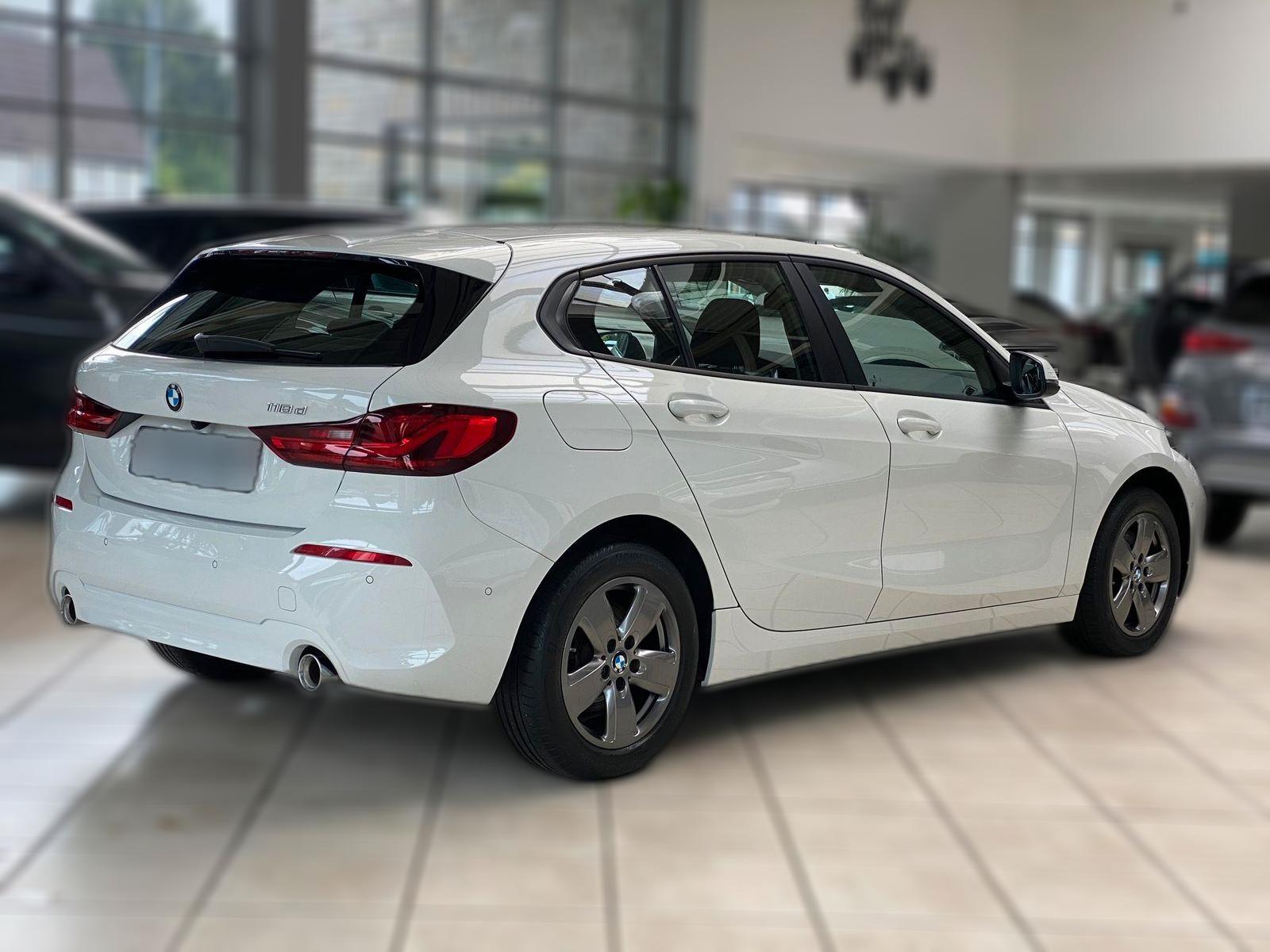 BMW 118 d Advantage*NAV*SHZ*TEMP*CARPLAY*RFK
