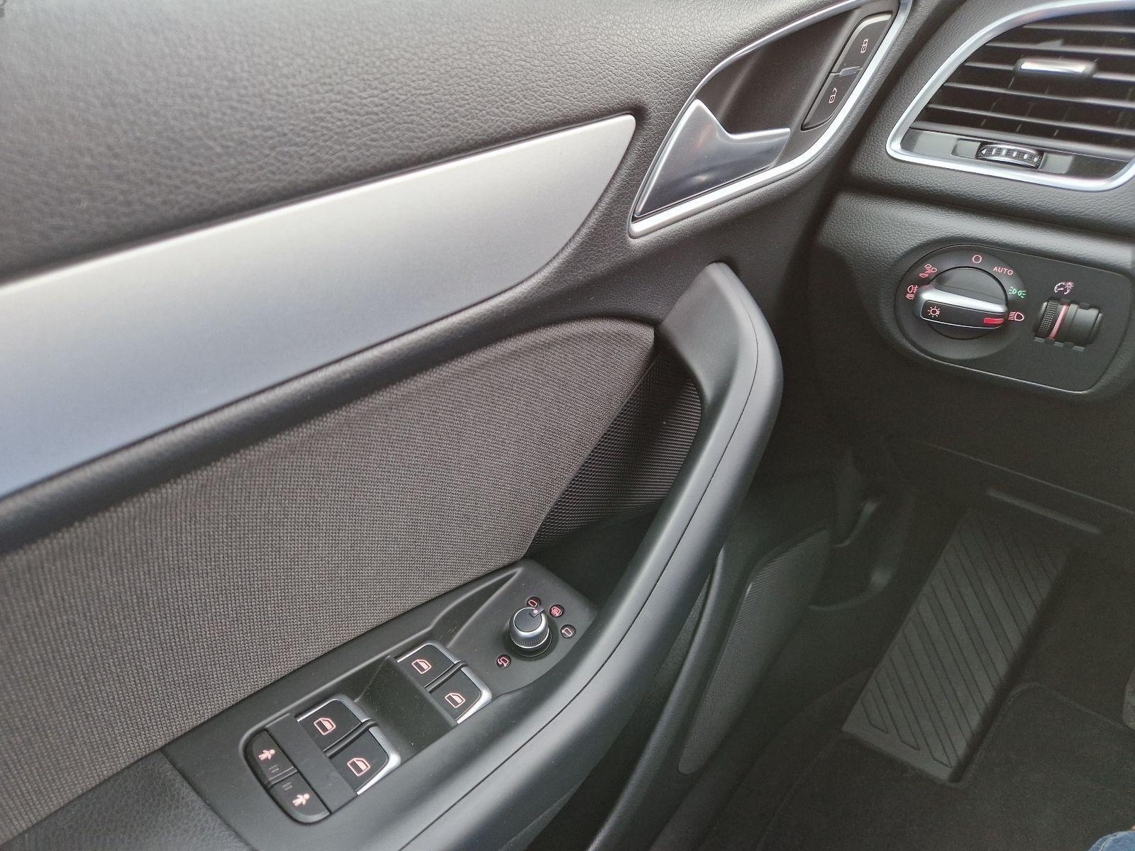 Audi Q3 1.4 TFSI sport/Navi/SHZ/Xenon-Plus/Soundsyste