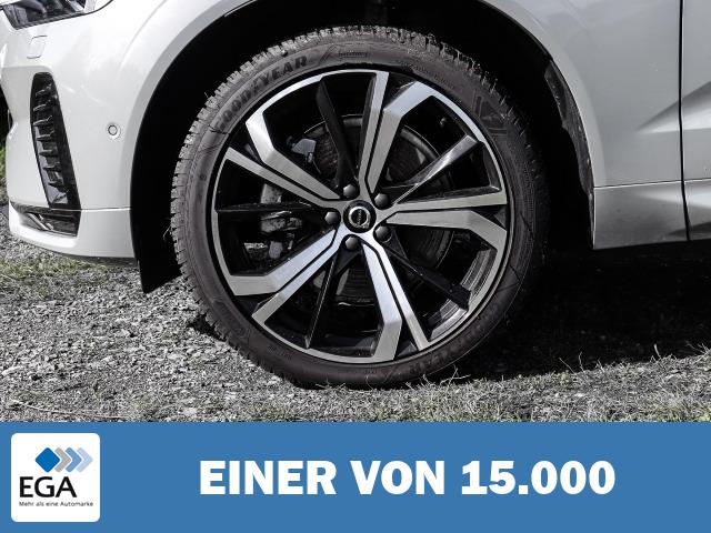 Volvo XC60 Ultimate Dark Recharge Plug-In Hybrid AWD T8 Twin Engine EU6d Allrad HUD St