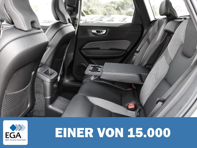 Volvo XC60 Ultimate Dark Recharge Plug-In Hybrid AWD T8 Twin Engine EU6d Allrad HUD St