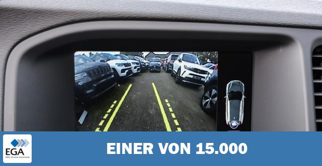 Volvo V60 Kombi Momentum D3 Navi Leder digitales Cockpit Sperrdiff. Klimaautom Musikst