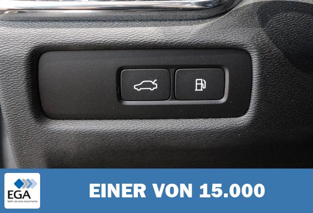Volvo V60 T8 AWD Ultra Dark Recharge Plug-In Hybrid Twin Engine EU6d