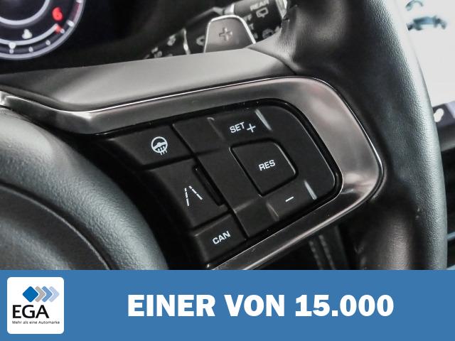 Jaguar F-Pace R-Sport AWD 25d EU6d-T Allrad AHK-abnehmbar Navi Leder Meridian LED Sperr
