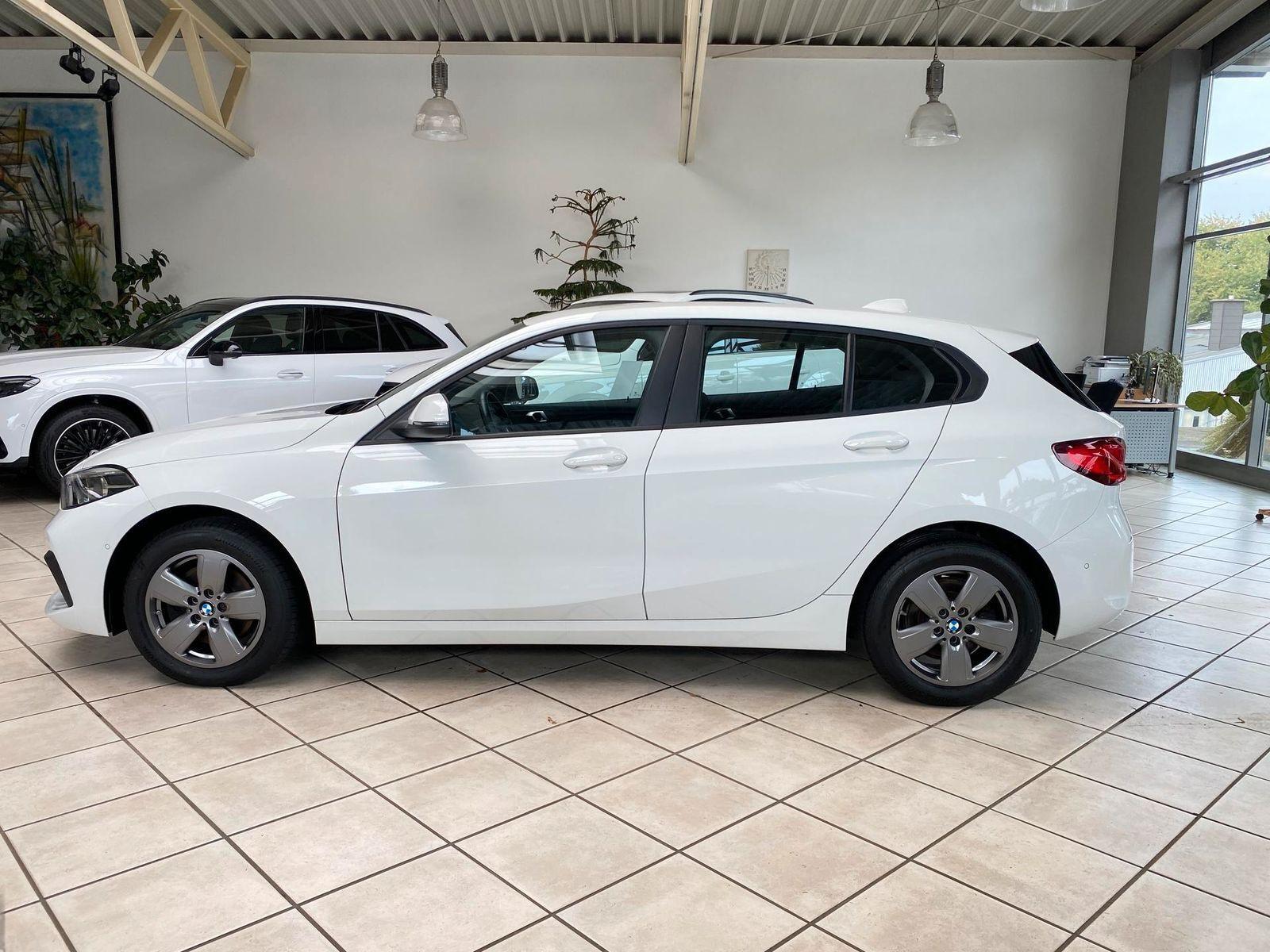 BMW 118 d Advantage*NAV*SHZ*TEMP*CARPLAY*RFK
