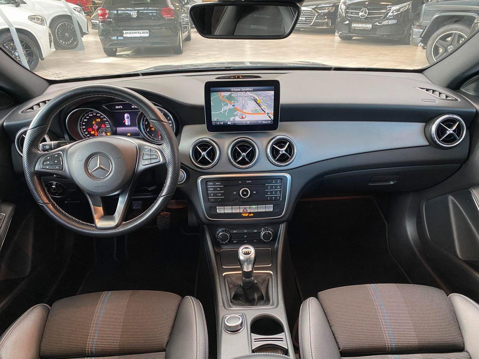 Mercedes-Benz CLA 180 Shooting Brake CLA Shooting Brake 180 Urban*PANO*TPM*NAV*SHZ*BT