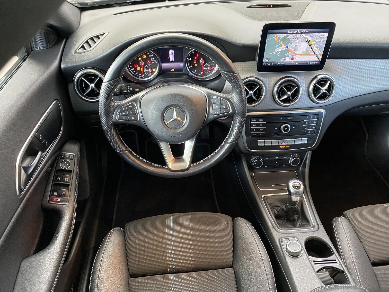 Mercedes-Benz CLA 180 Shooting Brake CLA Shooting Brake 180 Urban*PANO*TPM*NAV*SHZ*BT