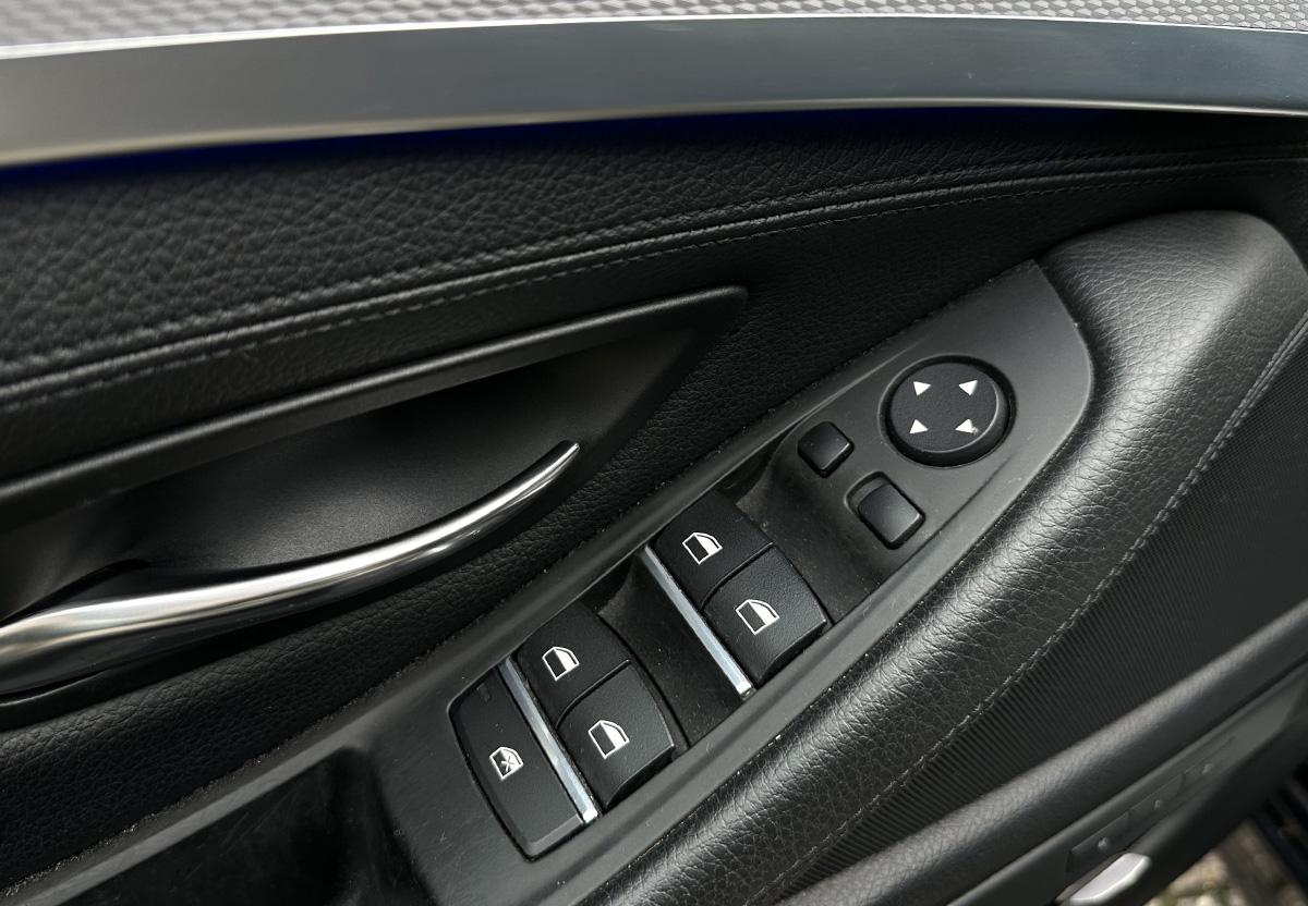 BMW 530 d xDrive M Sport Paket Panorama Hifi Head Up