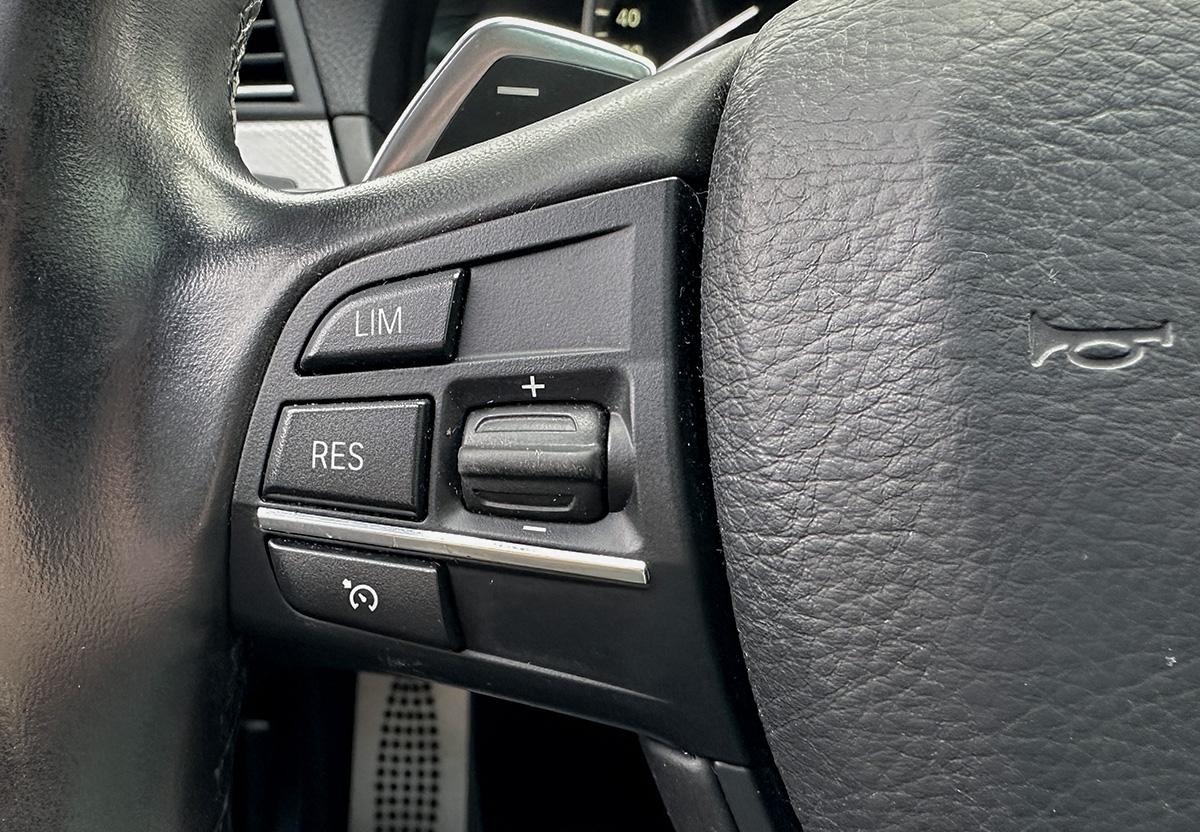 BMW 530 d xDrive M Sport Paket Panorama Hifi Head Up