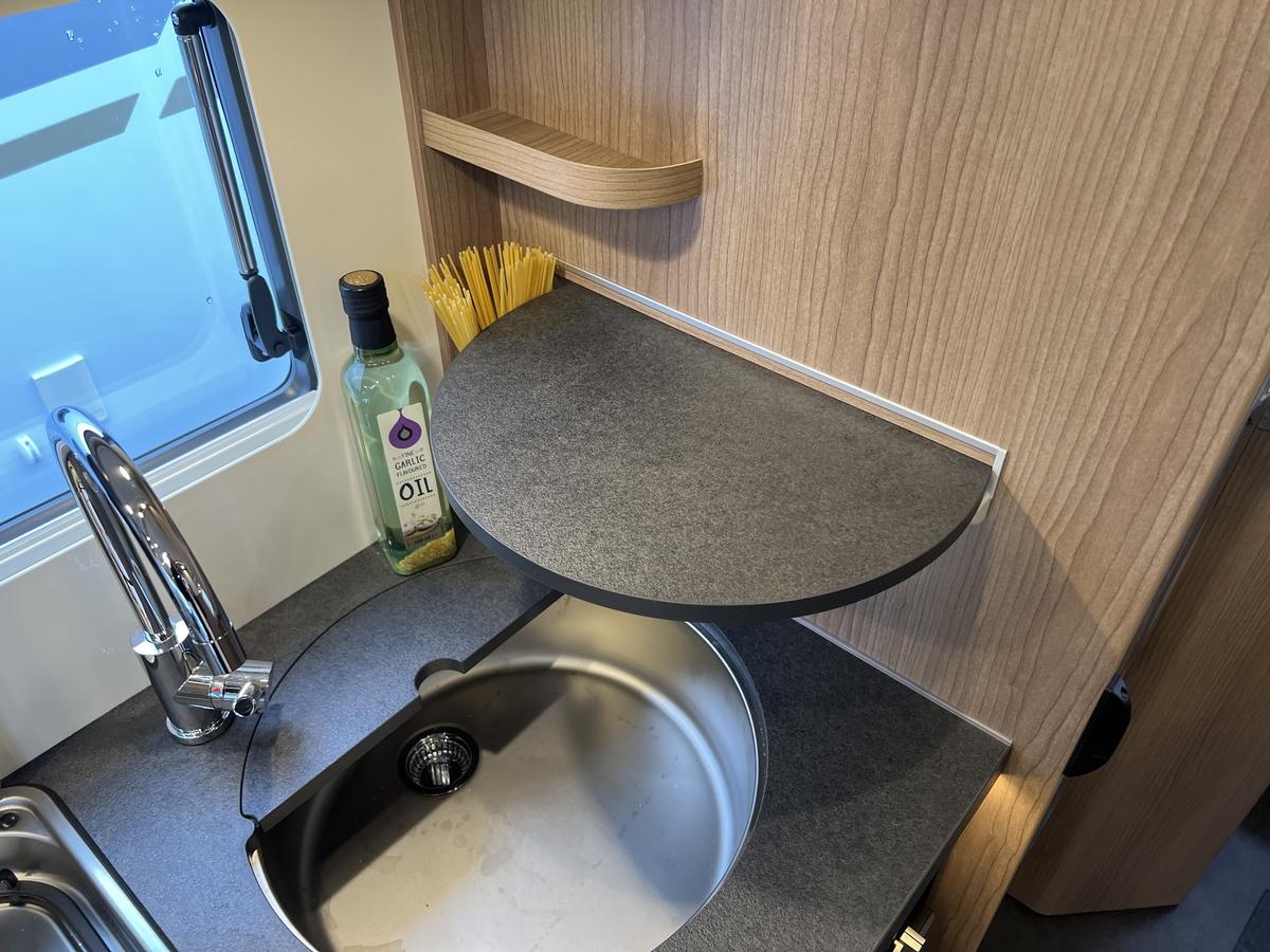 Malibu I 430 KB LE Lithium+Solar+Markise+TV+Backofen+Truma 6E