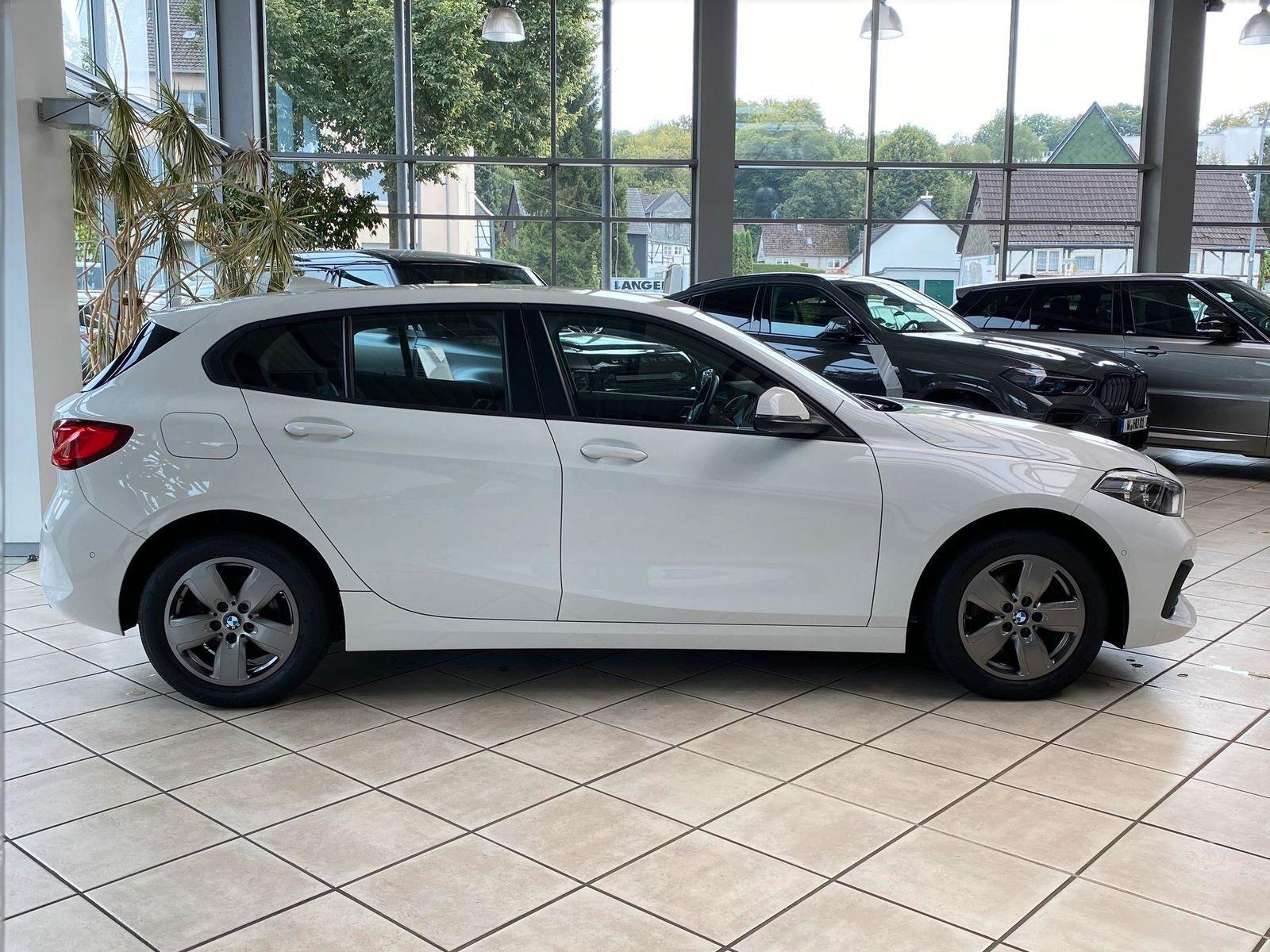 BMW 118 d Advantage*NAV*SHZ*TEMP*CARPLAY*RFK