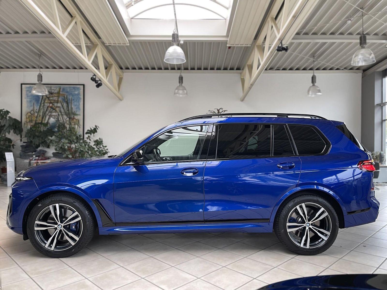 BMW X7 M60 i*MASSAGE*STDHZG*AHK*LEDER*GLAS*