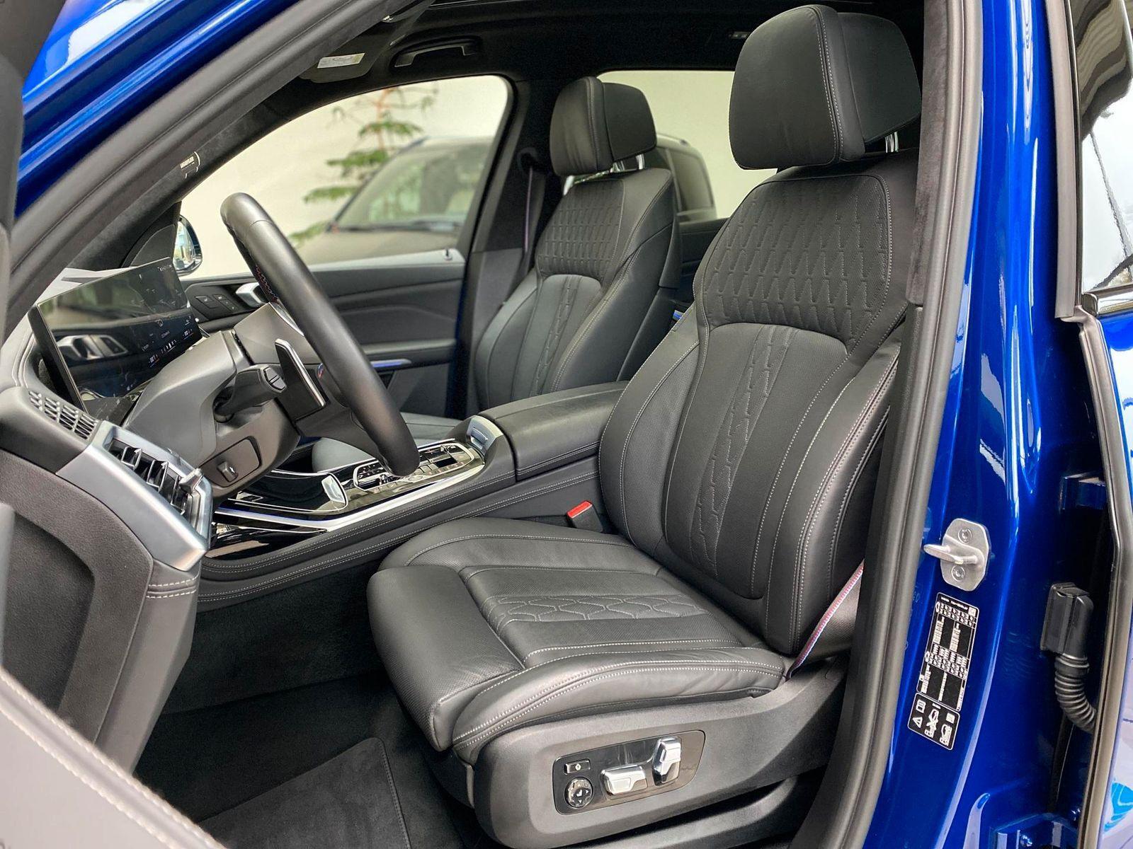 BMW X7 M60 i*MASSAGE*STDHZG*AHK*LEDER*GLAS*