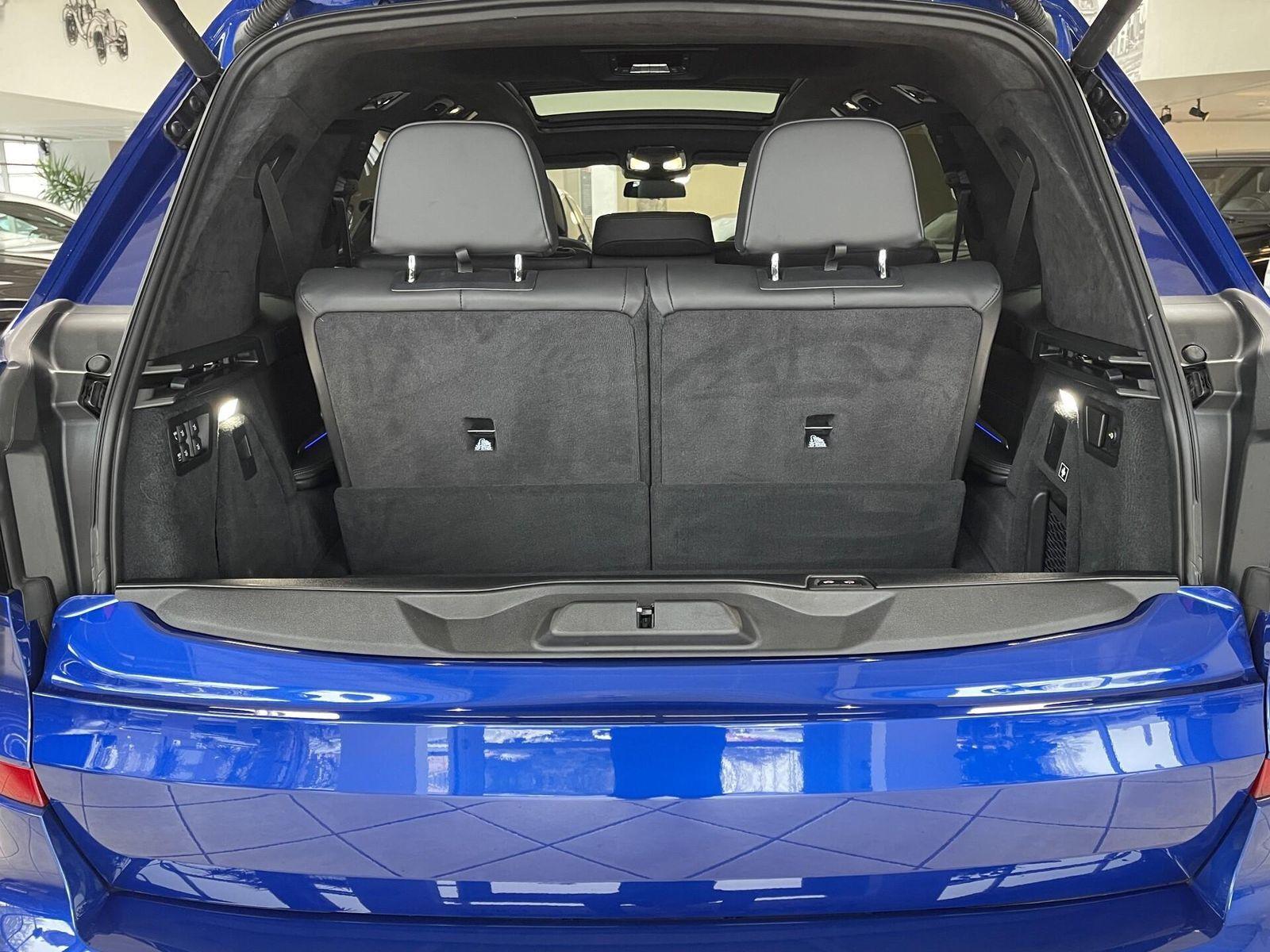 BMW X7 M60 i*MASSAGE*STDHZG*AHK*LEDER*GLAS*