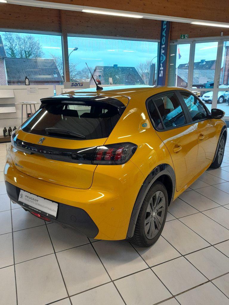 Peugeot 208 -e Active Pack 136++SHZ++RFK++EPH hinten